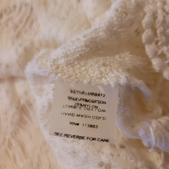 Romantic White Chantilly Lace top with flutter sleeves Sz M - Picture 7 of 8